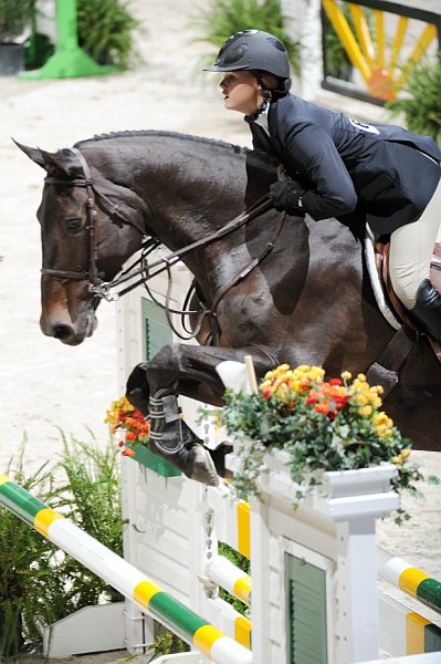 WIHS2-10-30-10-Cl182-WIHSEqJpr-8173-PaulenaJohnson-Catwoman-DDeRosaPhoto.jpg