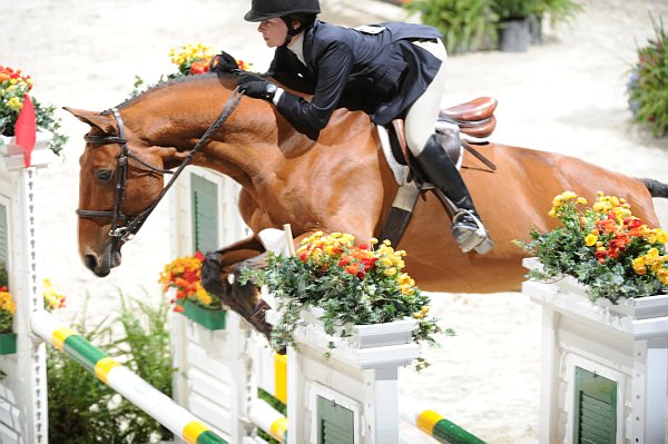 WIHS2-10-30-10-Cl182-WIHSEqJpr-8227-KatieDinan-Borealus-DDeRosaPhoto.jpg