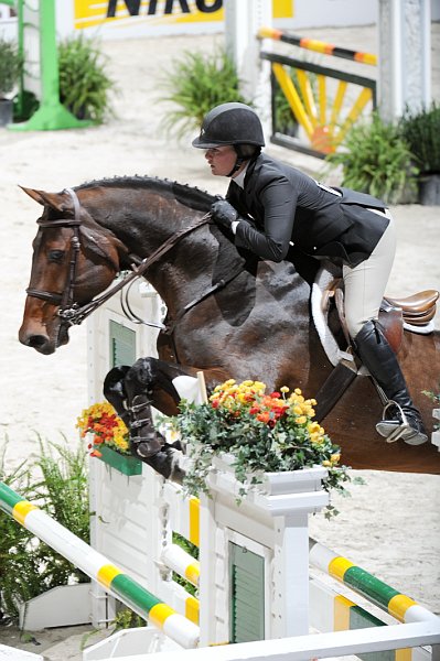 WIHS2-10-30-10-Cl182-WIHSEqJpr-8238-SamanthaRamsay-Cornello-DDeRosaPhoto.jpg