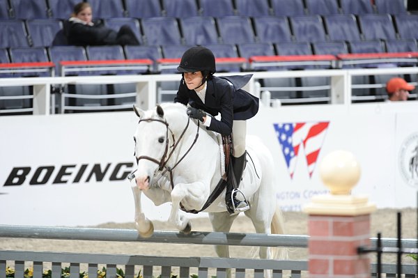 WIHS2-10-30-10-WIHSPnyEqFinals-7447-AlexaEffron-BluVentureRainbeau-DDeRosaPhoto.jpg