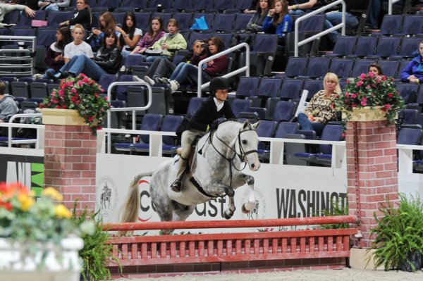 WIHS3-10-31-10-Cl193-LocHtrFinals-Pny-0210-LakeviewPickpocket-LaurenRockwell-DDeRosaPhoto.jpg