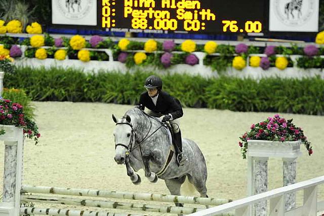 Hunters-WIHS1-10-26-10-Cl3-GrConfHtr-7752-SteelMyHeart-WinnAlden-DDeRosaPhoto.JPG