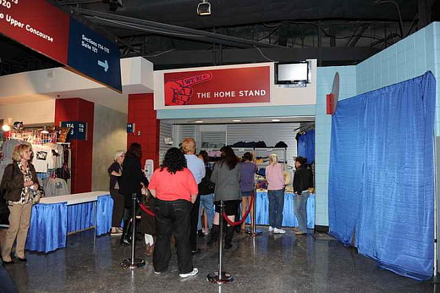 Vendors-WIHS-10-26-10-9069-DDeRosaPhoto.JPG