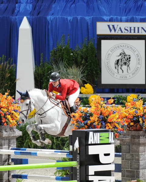 WIHS2-10-30-10-8709-UdentoVDL-HillaryDobbs-DDeRosaPhoto-crop.jpg