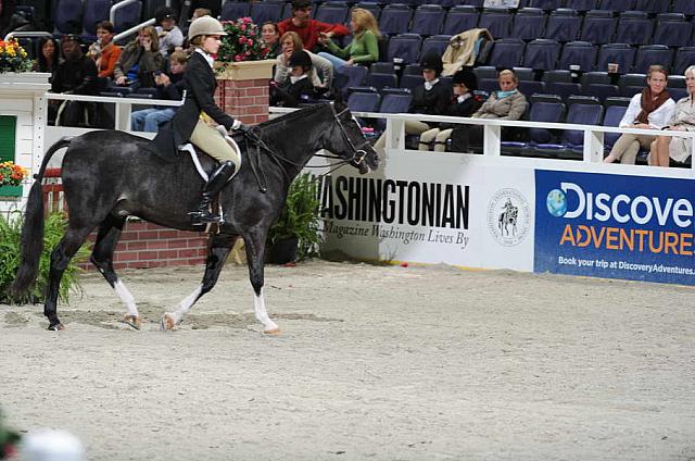 WIHS4-10-31-10-Cl124-LgPnyHtr-0023-OneMoreTime-AnnaRossi-DDeRosaPhoto.JPG