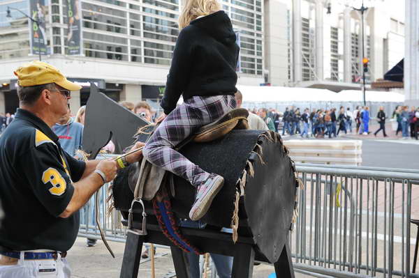 KidsDay-WIHS3-10-30-10-DSC_8208-KidsDay-DDeRosaPhoto.JPG