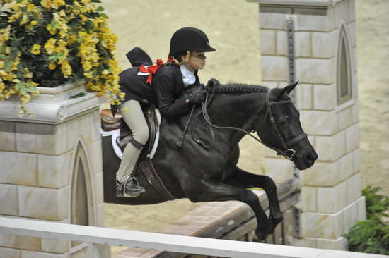 SarahBoston-Blackberry-WIHS6-10-30-11-CL193-RgPnyHtrFnls-7156-DDeRosaPhoto.JPG