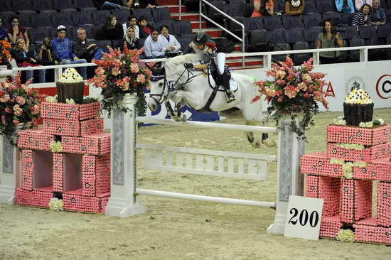 WIHS-10-27-11-Cl211-Gambler-5583-Gucci-EmilieMartinsen-DDeRosaPhoto