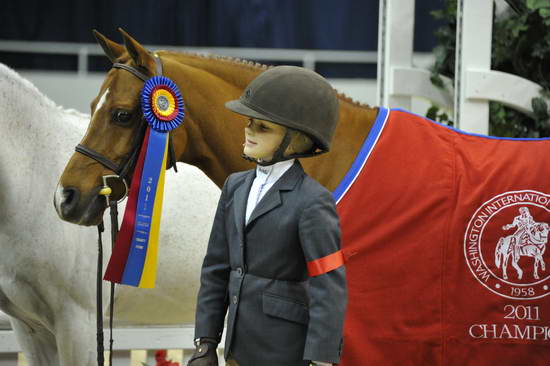 MadelineSchaefer-HiLite-WIHS6-10-30-11-Cl104-SmPnyHtrStk-2269-DDeRosaPhoto.JPG