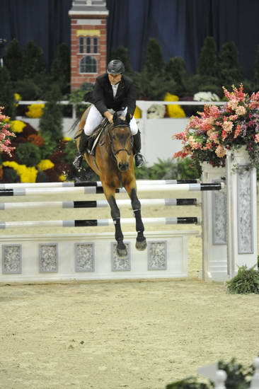 WIHS5-10-29-11-PresCup-1373-GreatAmerican-MarkLeone-DDeRosaPhoto