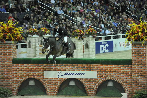 Unique-NickSkelton-WIHS4-10-28-11-Puissance-8485-DDeRosaPhoto.JPG