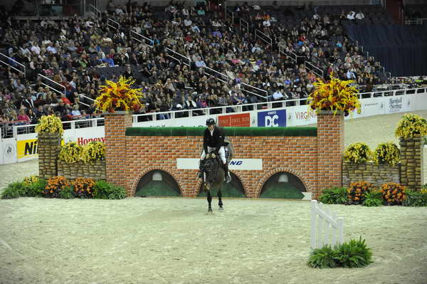 Unique-NickSkelton-WIHS4-10-28-11-Puissance-8572-DDeRosaPhoto.JPG