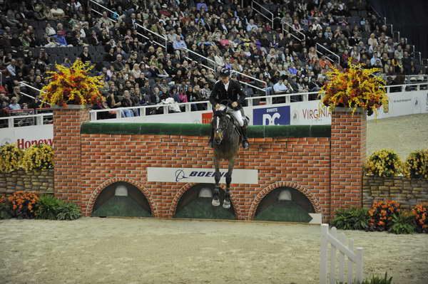 Unique-NickSkelton-WIHS4-10-28-11-Puissance-8600-DDeRosaPhoto.JPG