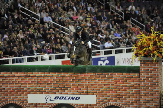 Unique-NickSkelton-WIHS4-10-28-11-Puissance-4400-DDeRosaPhoto.JPG