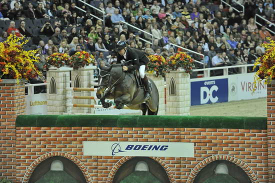 Unique-NickSkelton-WIHS4-10-28-11-Puissance-8484-DDeRosaPhoto.JPG