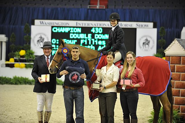 WIHS-10-25-11-Cl186-ChHtrCH-0622-DoubleDown-ElizabethAdelson-DDeRosaPhoto.JPG