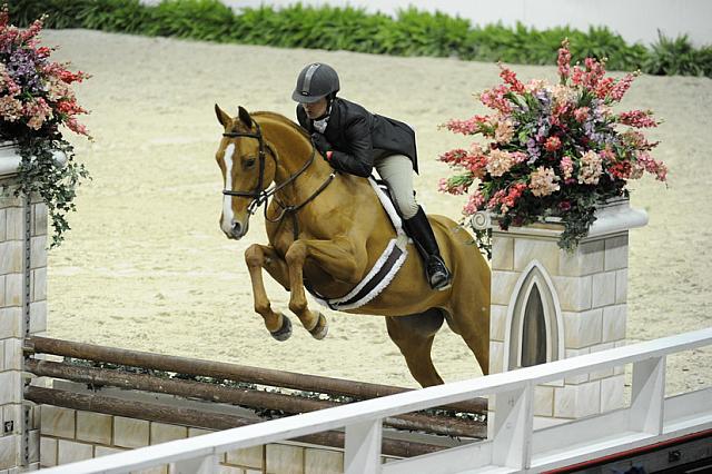 WIHS-10-25-11-Cl186B-DSC_8172-De'Gage'-CarlinSavage-DDeRosaPhoto.JPG