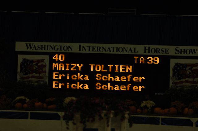 05-WIHS-ErickaSchaefer-MaizyToltien-10-26-06-AdultJpr-_DDPhoto.JPG