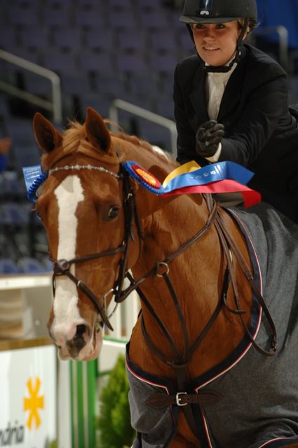 18-WIHS-ErickaSchaefer-MaizyToltien-10-26-06-AdultJpr-_DDPhoto.JPG