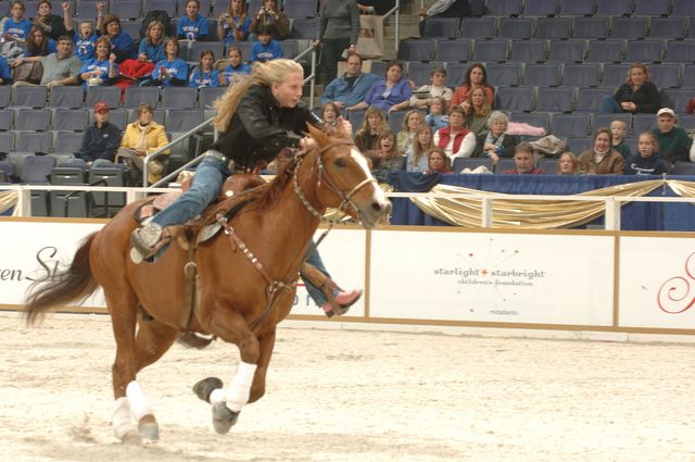 10-WIHS-KatieCodd-BarrelRacing-10-27-05-DDPhoto.JPG