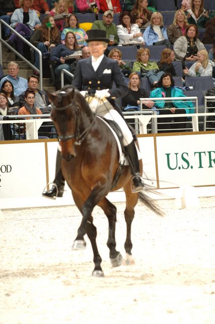 18-WIHS-CathyMorelli-BeSe-Dressage-10-27-05-DDPhoto.JPG