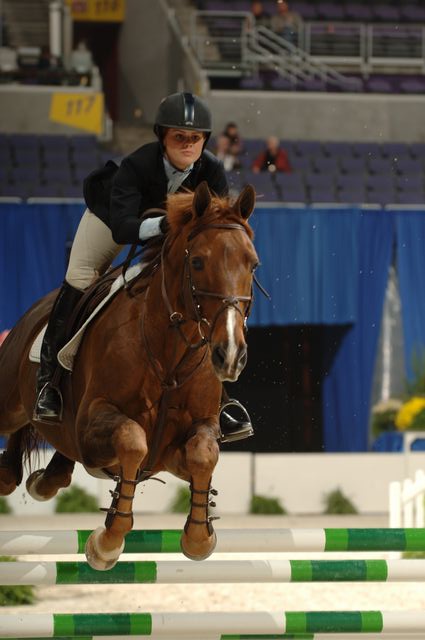 15-WIHS-JessicaSpeiser-CalinodeLezeaux-10-28-05-JrJumpers-DDPhoto.JPG