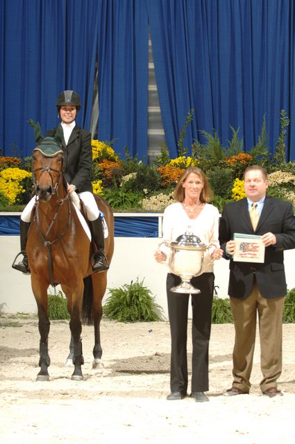 081-WIHS-JrJumper203-10-29-05-DDPhoto.JPG