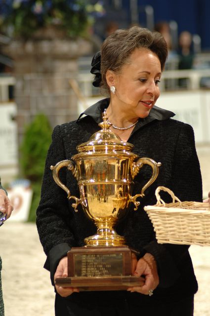 237-WIHS-SheilaJohnson-10-29-05-DDPhoto.JPG