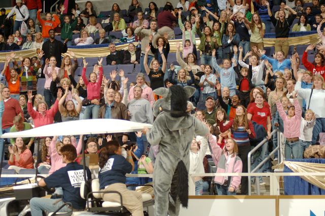 09-WIHS-10-28-05-Candids-DDPhoto.JPG