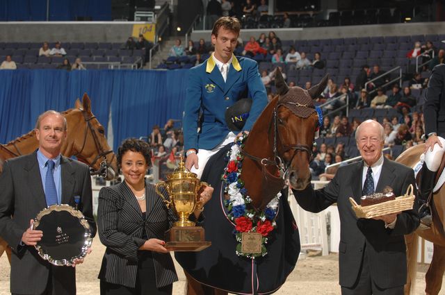 1105-President'sCupWinner-HarrieSmolders-ExquisOliverQ-Carnicero-Johnson-Kiplinger-WIHS-10-28-06-&copy;DeRosaPhoto.JPG