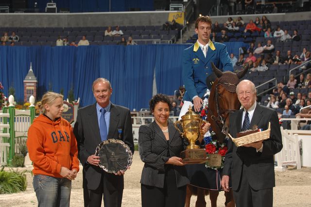 1106-HarrieSmolders-ExquisOliverQ-Carnicero-Johnson-Kiplinger-WIHS-10-28-06-&copy;DeRosaPhoto.JPG