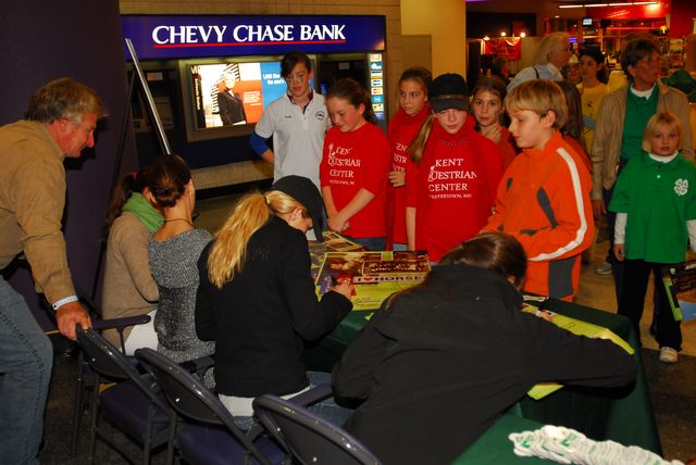 319-HorsePowerAutograph-WIHS-10-26-06-ThomasPhoto.JPG