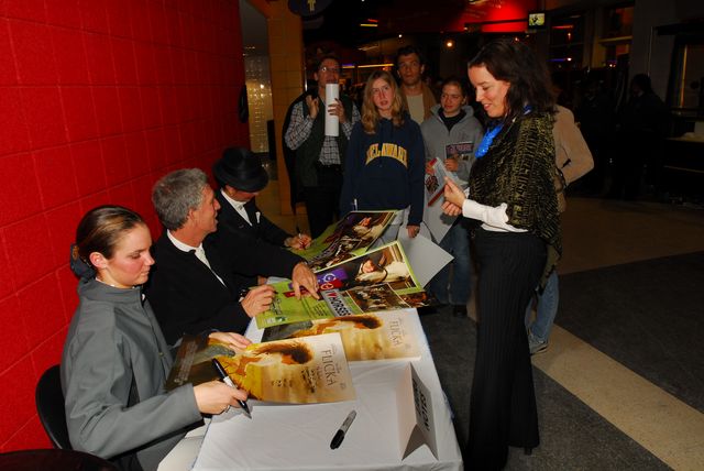 378-DressageAutographs-WIHS-10-26-06-ThomasPhoto.JPG