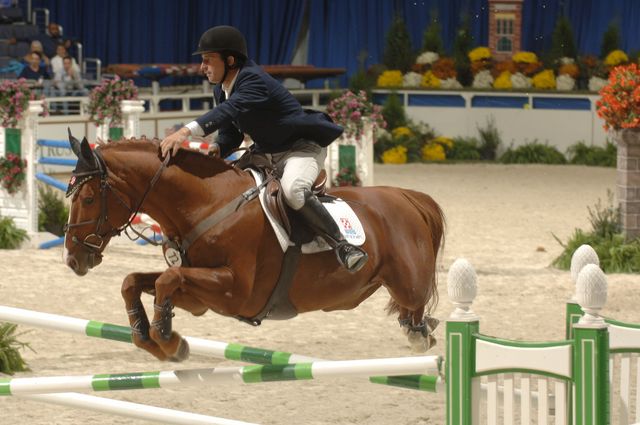 0988-AaronVale-Lagato-WIHS-10-26-06-&copy;DeRosaPhoto.jpg