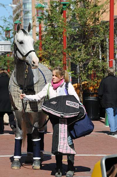 WIHS-10-19-09-417-AroundGroundsOutside-DDeRosaPhoto.jpg