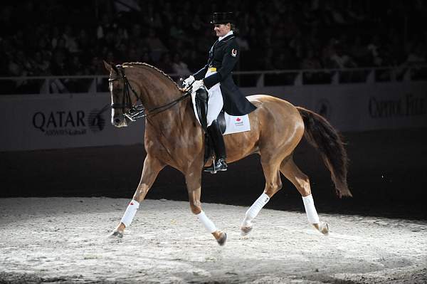 WIHS-10-23-09-DER_7320-AshleyHolzer-PopArt-Dressage-DDeRosaPhoto.jpg