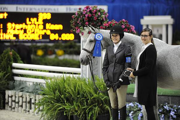 WIHS-10-22-09-DSC_5104-Lyle-AbbyOMara-SmJrHtr16-17-Presentations-DDeRosaPhoto.jpg