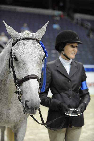 WIHS-10-22-09-DSC_5106-Lyle-AbbyOMara-SmJrHtr16-17-Presentations-DDeRosaPhoto.jpg