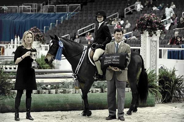 WIHS-10-24-09-Cl185WIHSPnyEqFinals-DER_8350-Tango-MadelynKeck-Juliet-Eric-Presentations-DDeRosaPhoto-Lighten.jpg