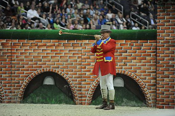 WIHS-10-23-09-DER_7598-Ringmaster-JohnFranzreb-DDeRosaPhoto.jpg