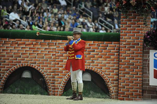 WIHS-10-23-09-DER_7601-Ringmaster-JohnFranzreb-DDeRosaPhoto.jpg
