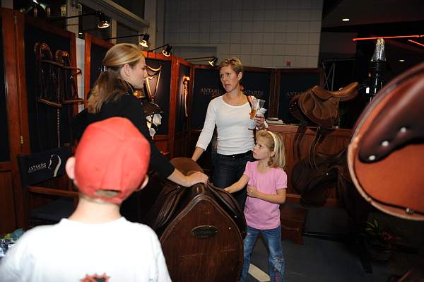 WIHS-10-23-09-DSC_8723-Vendors-DDeRosaPhoto.jpg