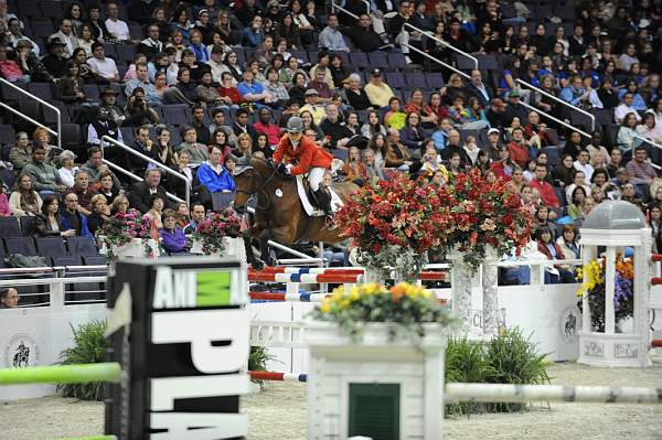 WIHS-10-24-10-PresCup-DSC_1070-StreetofDiamonds-GeorginaBloomberg-DDeRosaPhoto.jpg