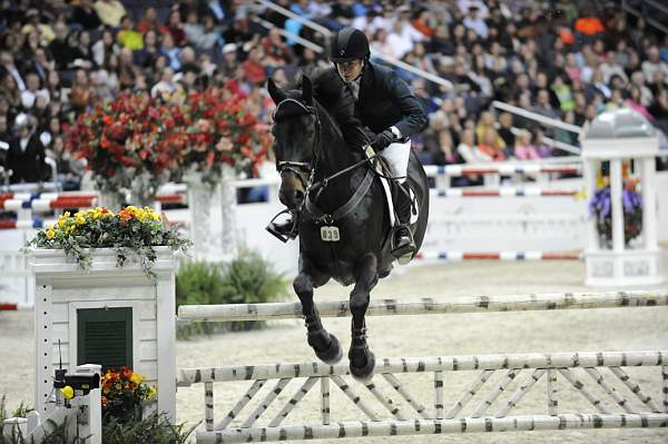 WIHS-10-24-10-PresCup-DSC_1280-RomantovichTakeOne-ChristineMcCrea-DDeRosaPhoto.jpg