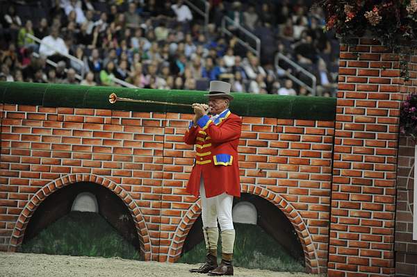 WIHS-10-23-09-DER_7604-Ringmaster-JohnFranzreb-DDeRosaPhoto.jpg