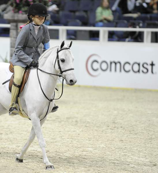 WIHS-10-24-09-DER_7922-Snowbird-SophieMichaels-Sponsors-Comcast-DDeRosaPhoto-crop.jpg