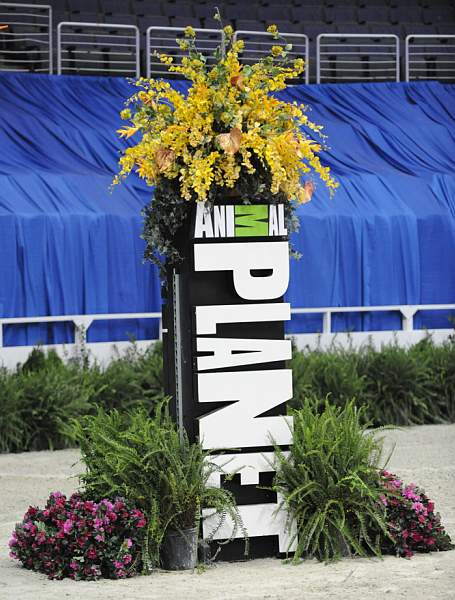 WIHS-10-23-09-DER_6751-OpJpr213-Sponsors-AnimalPlanet-DDeRosaPhoto.jpg