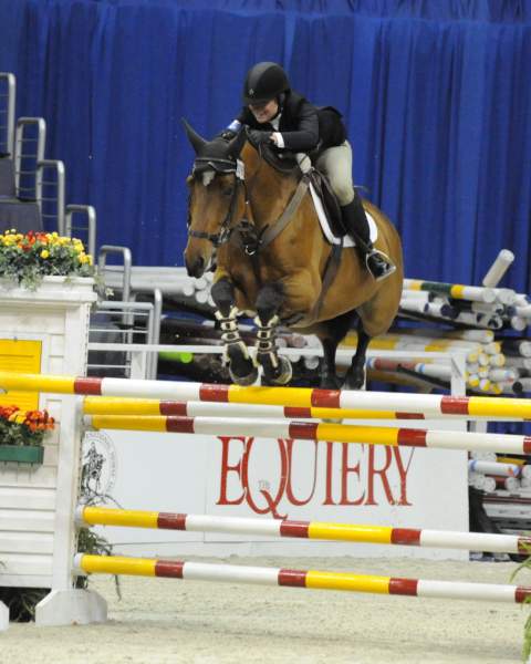 WIHS-10-23-09-DER_6194-Thorstin-LauraPfeiffer-Sponsors-Equiery-DDeRosaPhoto.jpg