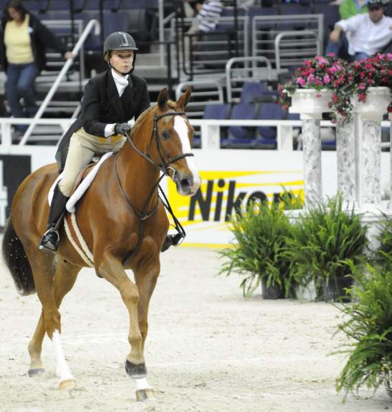 WIHS-10-20-09-DSC_1147-Luvbug-PattiSchindler-Sponsors-Nikon-DDeRosaPhoto.jpg