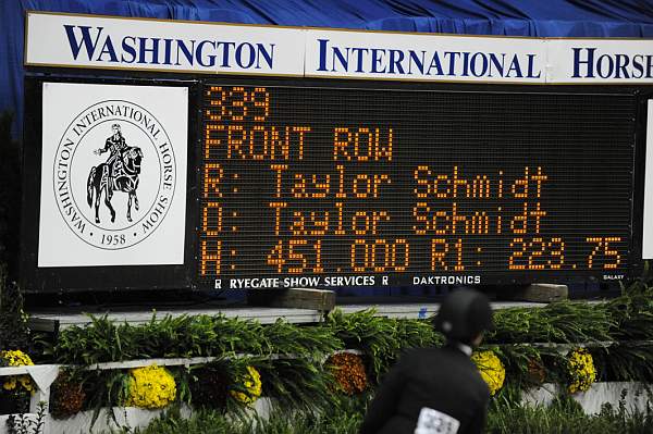 WIHS-10-20-09-DSC_0839-FrontRow-TaylorSchmidt-DDeRosaPhoto.jpg